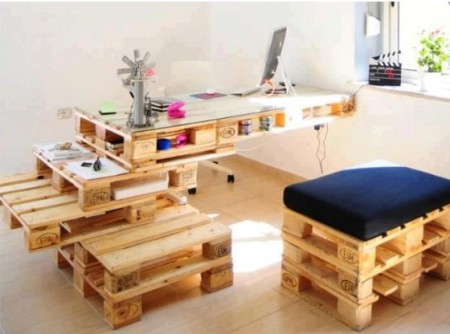 Escritorio de Estudio con asiento a 100.000.-